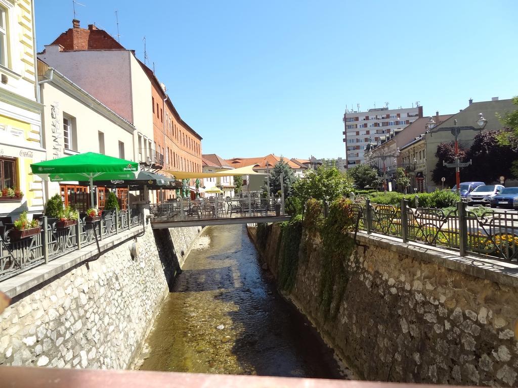 Dia Apartman Miskolc Exterior foto